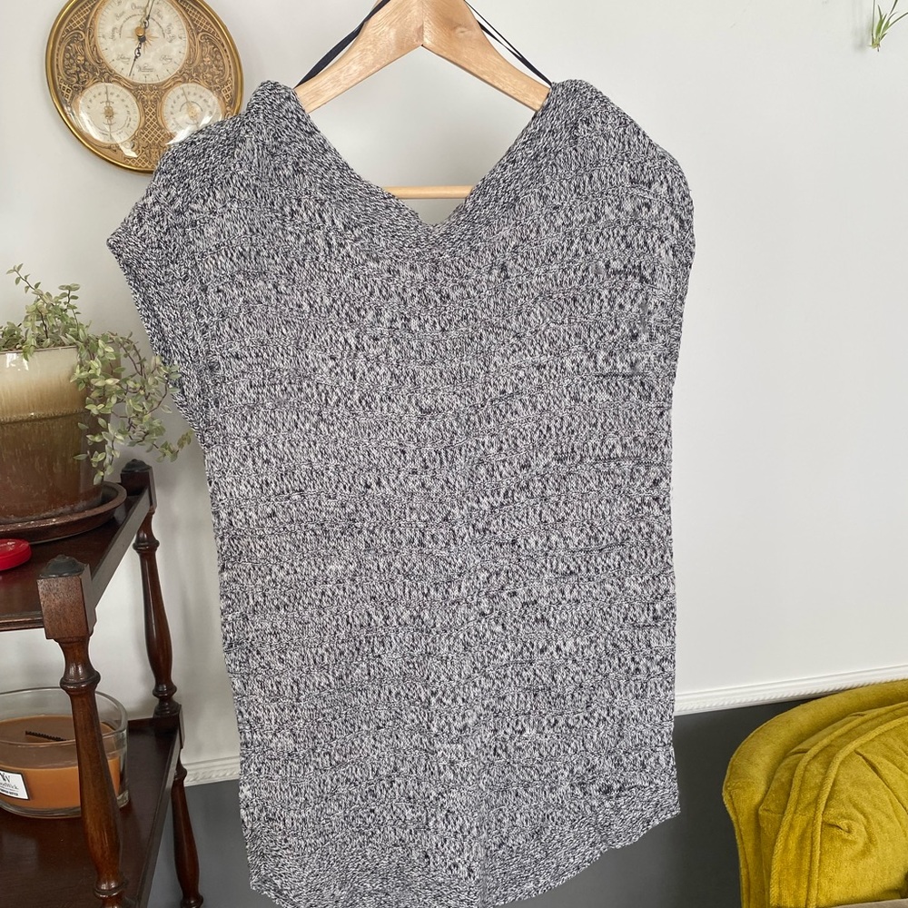 Talbots Top - Linen